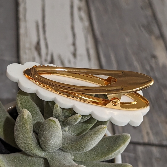 🎄Christmas Holly Acrylic Hair Barrette New! - Picture 2 of 5